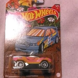 Mattel Hot Wheels Spring/Easter Collection, Geoterra, Pink and Yellow 3/5